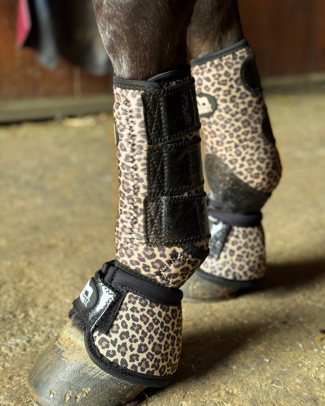 Cloches cheval léopard à paillette – protection sabot | Coyonic
