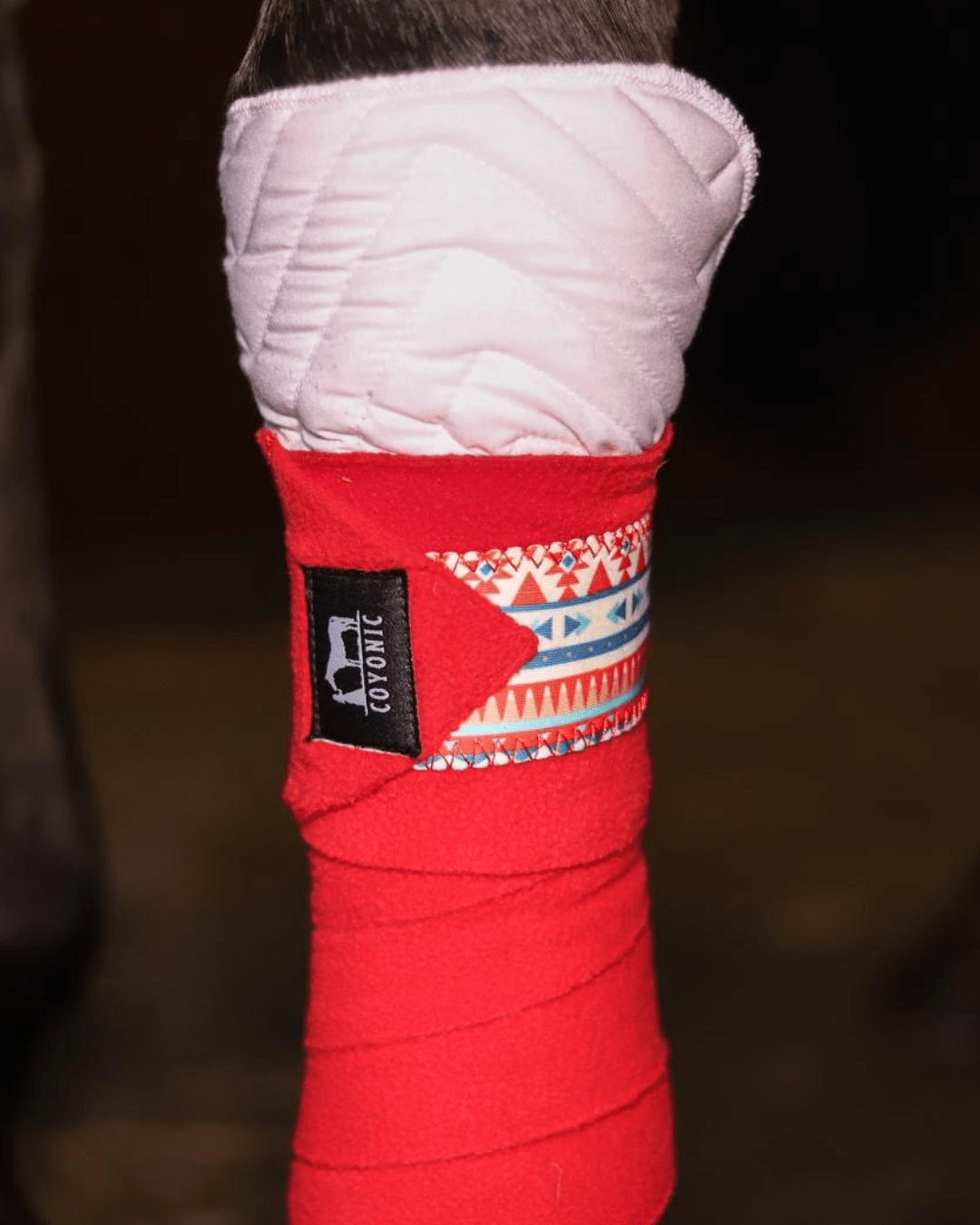 Bande de polo rouge motif aztec