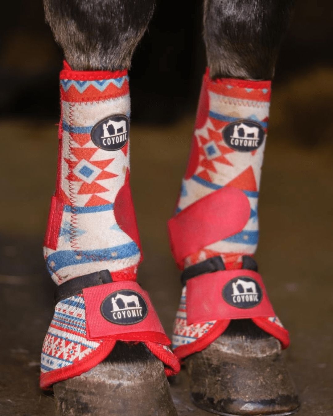 Guêtre rouge motif aztec Cloches cheval rouge motif aztec – protection sabot | Coyonic